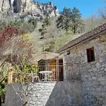 La Grange, De France 3 Personnes A La Caze