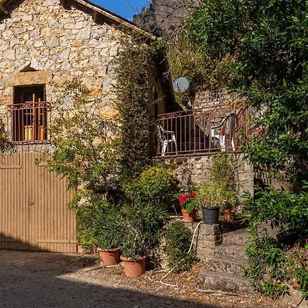 La Grange, De France 3 Personnes A La Caze * Saint-Pierre-des-Tripiers